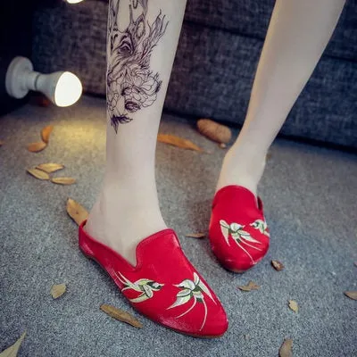 Chinese Embroidery slipper, Women's Slip-on, shoes, swallow pattern, Embroidered Mule, Low heel