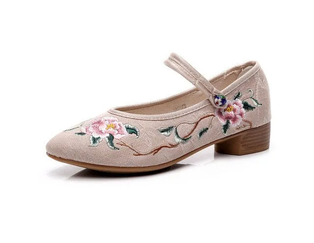 Chinese embroidery style Womens flat with flowers, pointed toes, mary Jane shoes