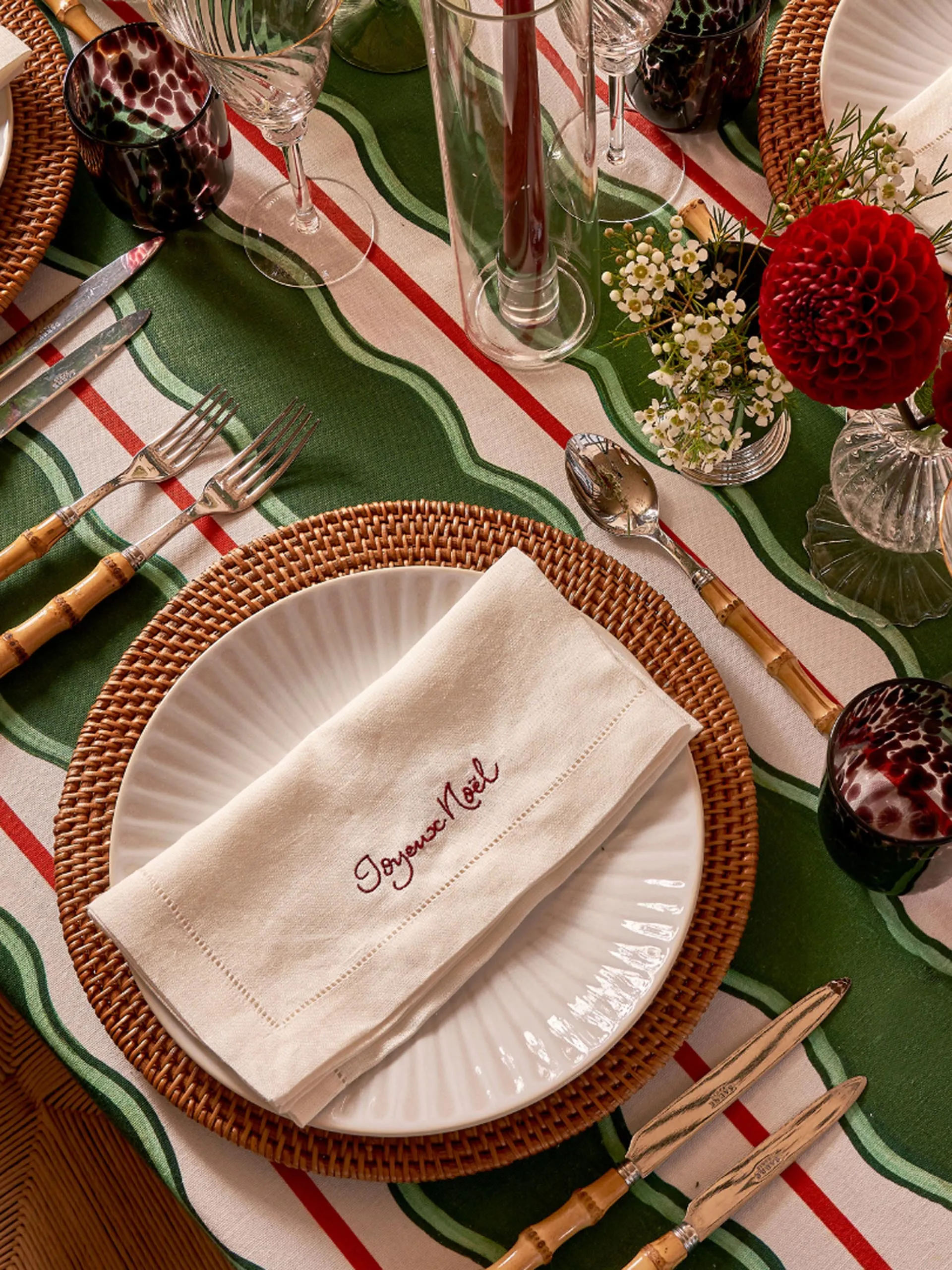 Joyeux Noël embroidered napkins (set of 4)