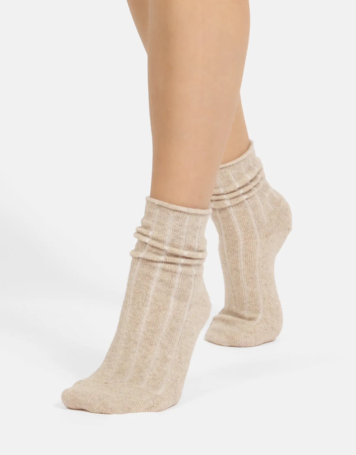 Ribbed Cashmere Blend Loose Top Socks - Black   Sand