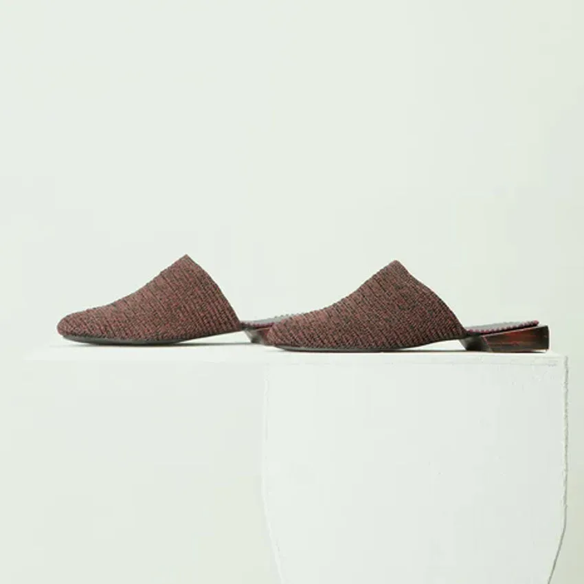 Tally  Cover Toe Slippers